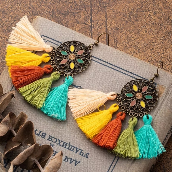 🔹️Rainbow Tassel Bronze-tone Earrings - Picture 5 of 6